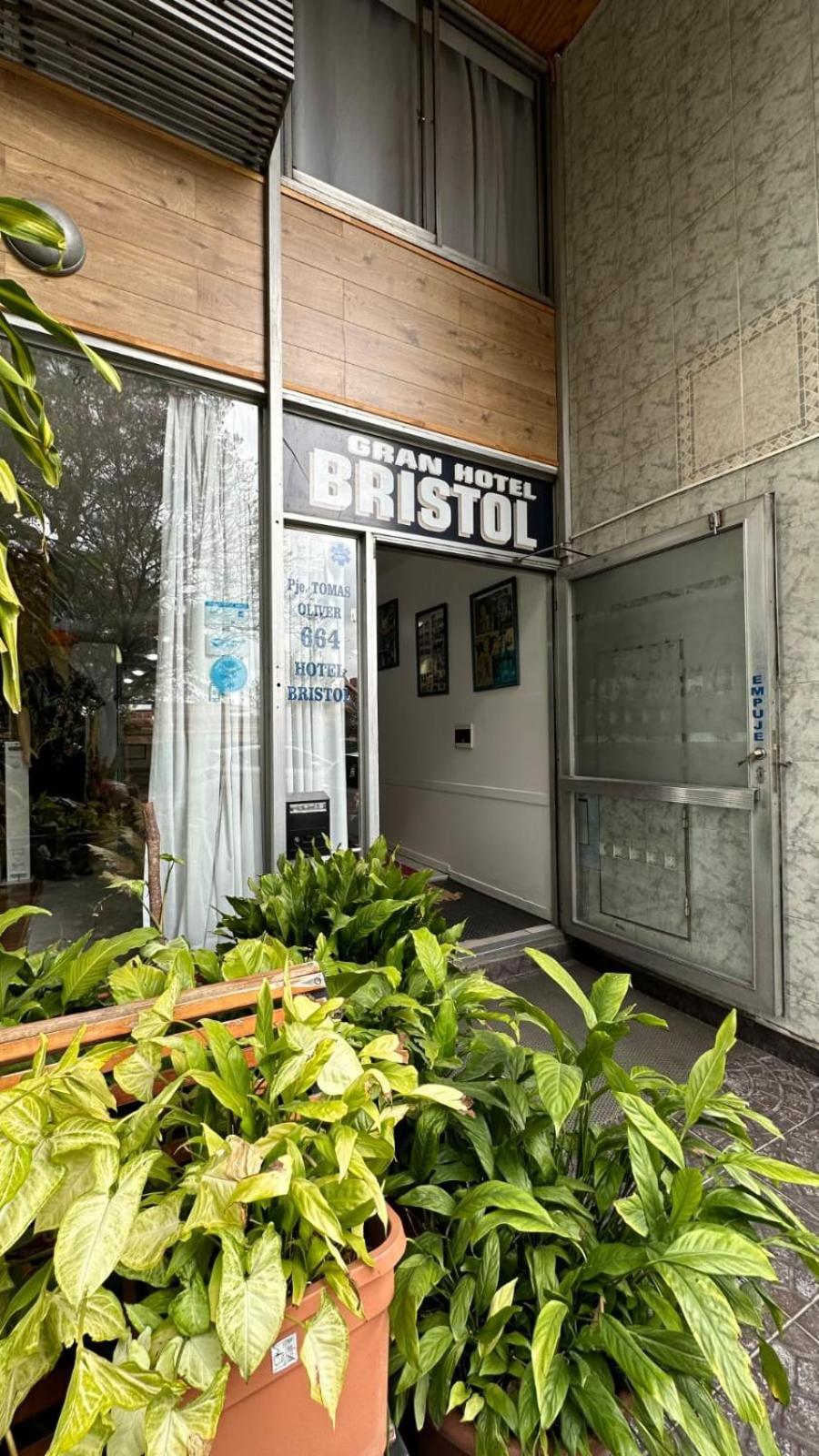 Hotel Bristol Cordoba Bagian luar foto